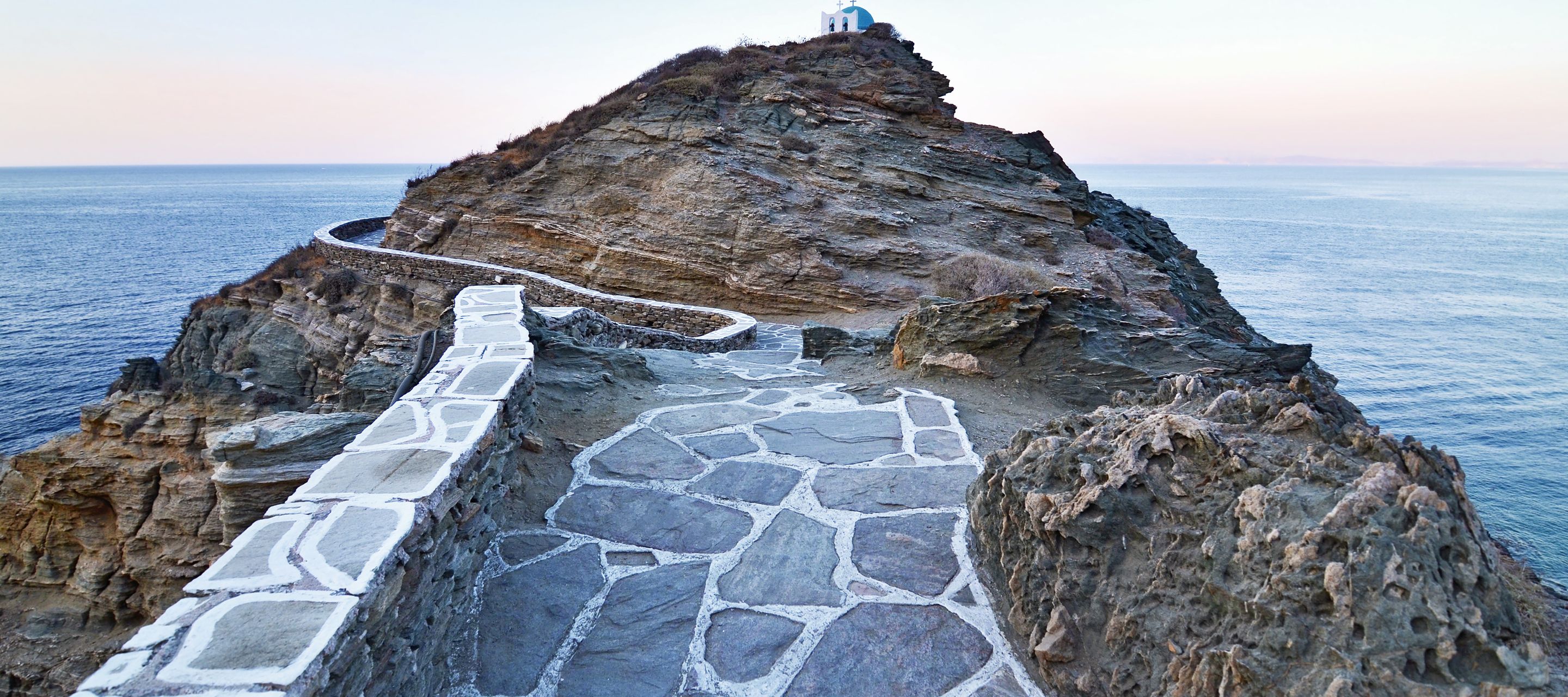 Die kleine Kirche der Sieben Märtyrer auf Sifnos