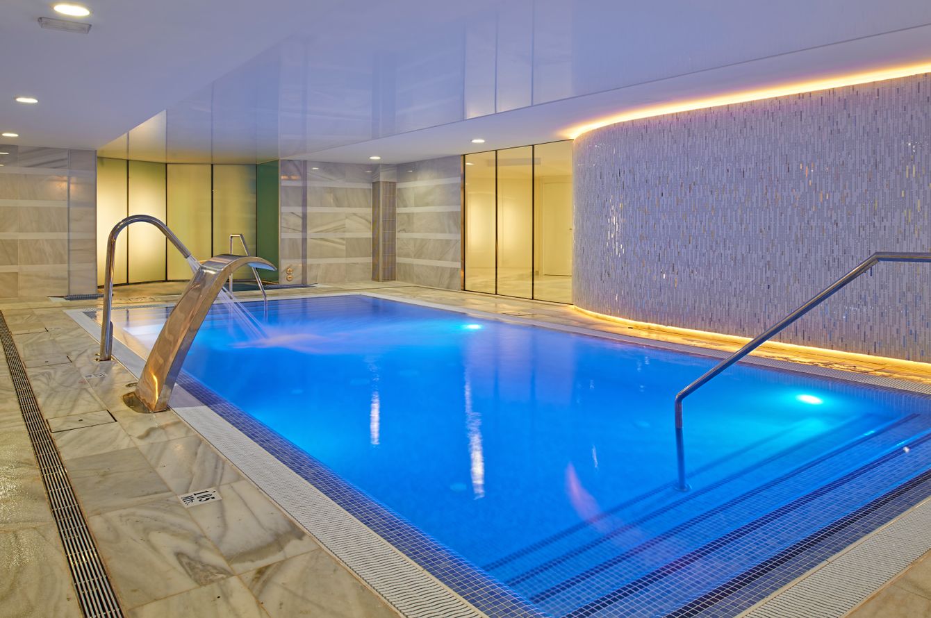 Piscine intérieure