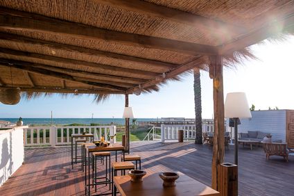 Cumeja Beach Club & Hotel