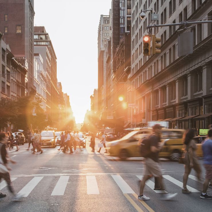 Intersection fréquentée de la 5e avenue et de la 23e rue