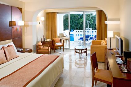 Junior Suite Deluxe Swim Out