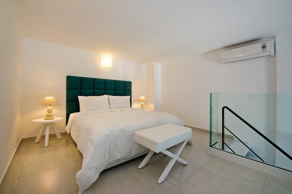 Senior Suite