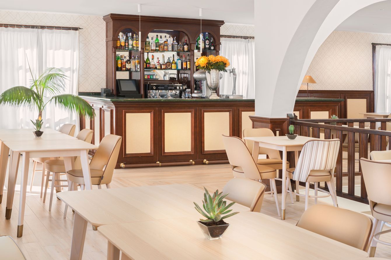 Bar