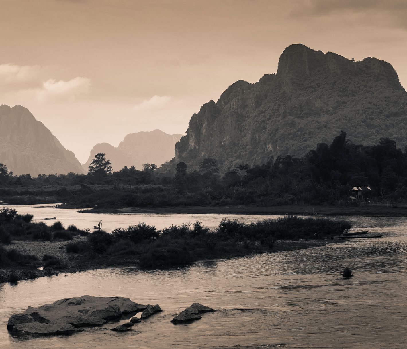 Vang Vieng: ein Paradies aus Karstbergen, Flüssen und unberührter Natur