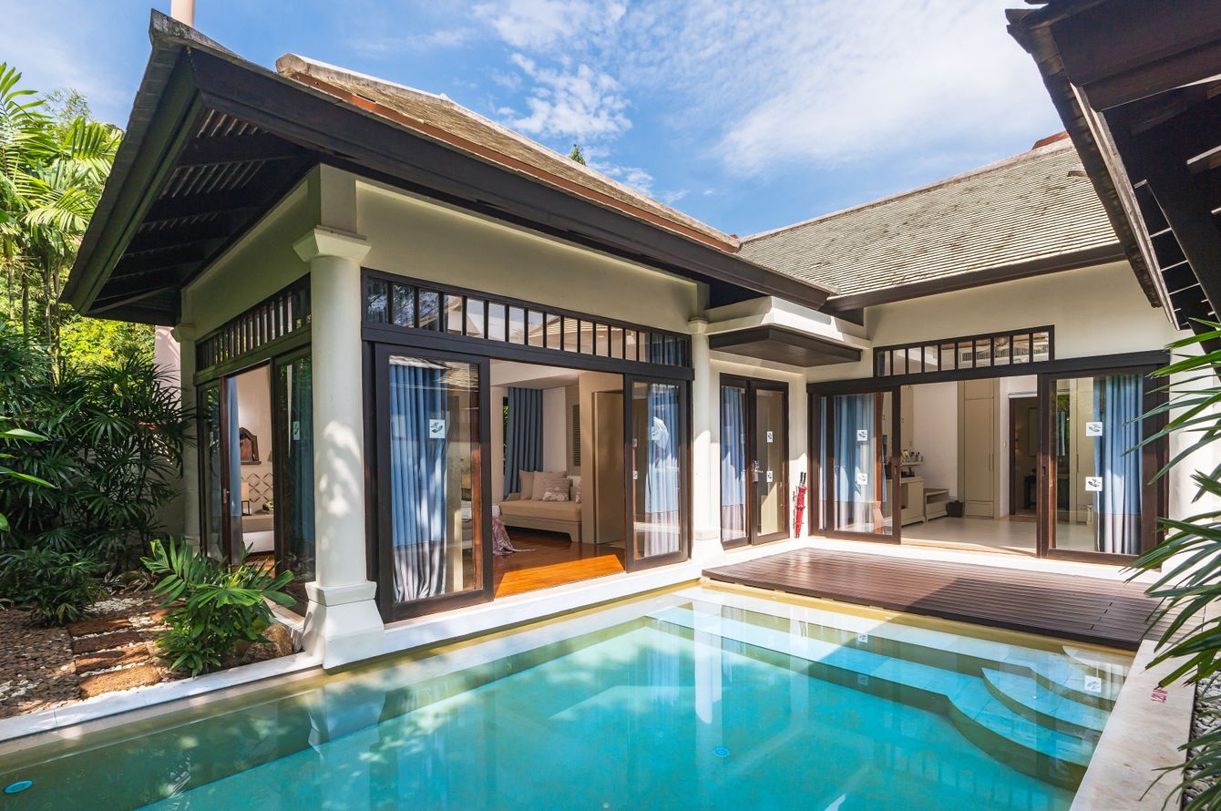 Villa Pool