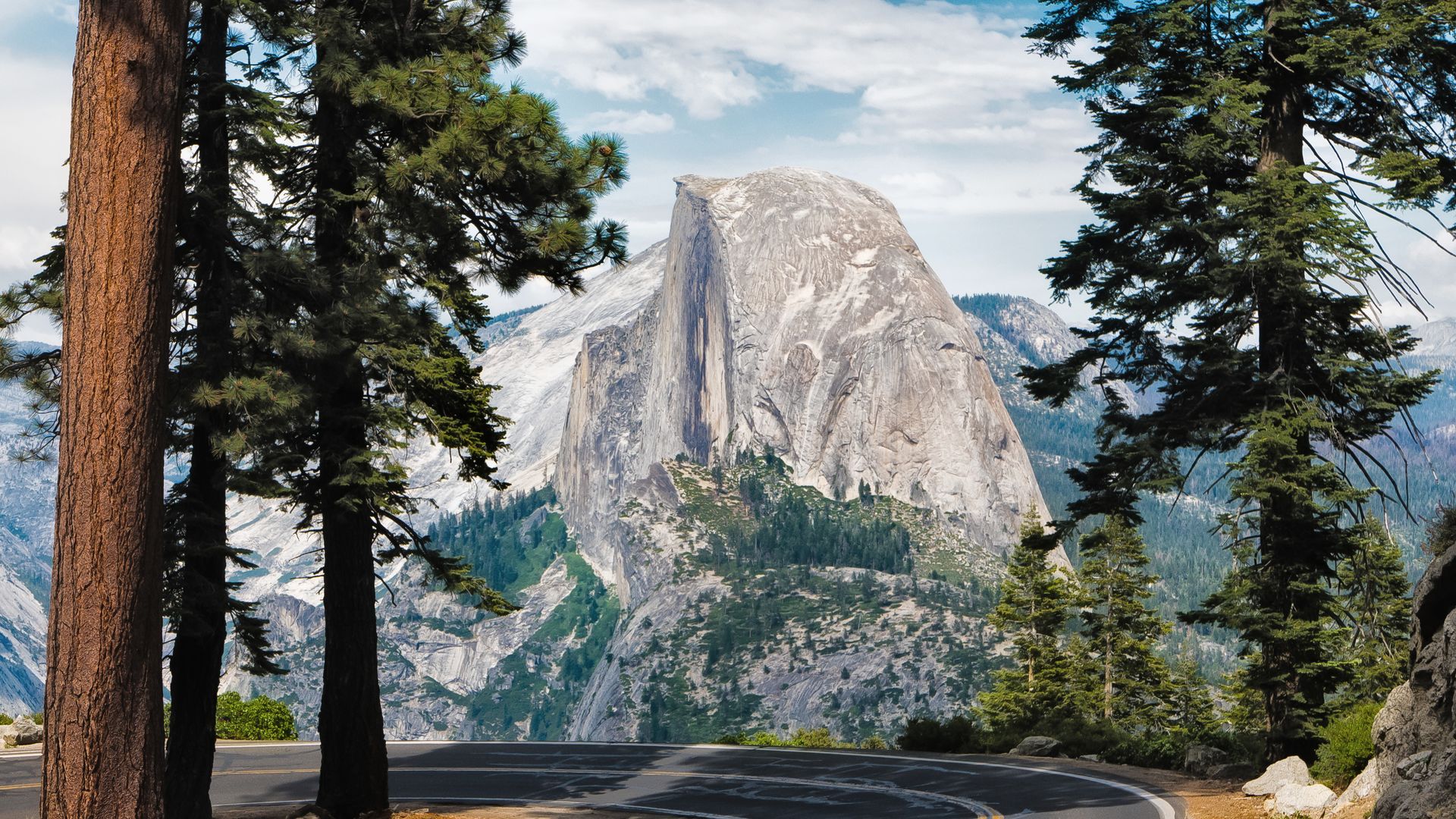 Le Glacier Point dans le parc national de Yosemite garantit une vue inoubliable.