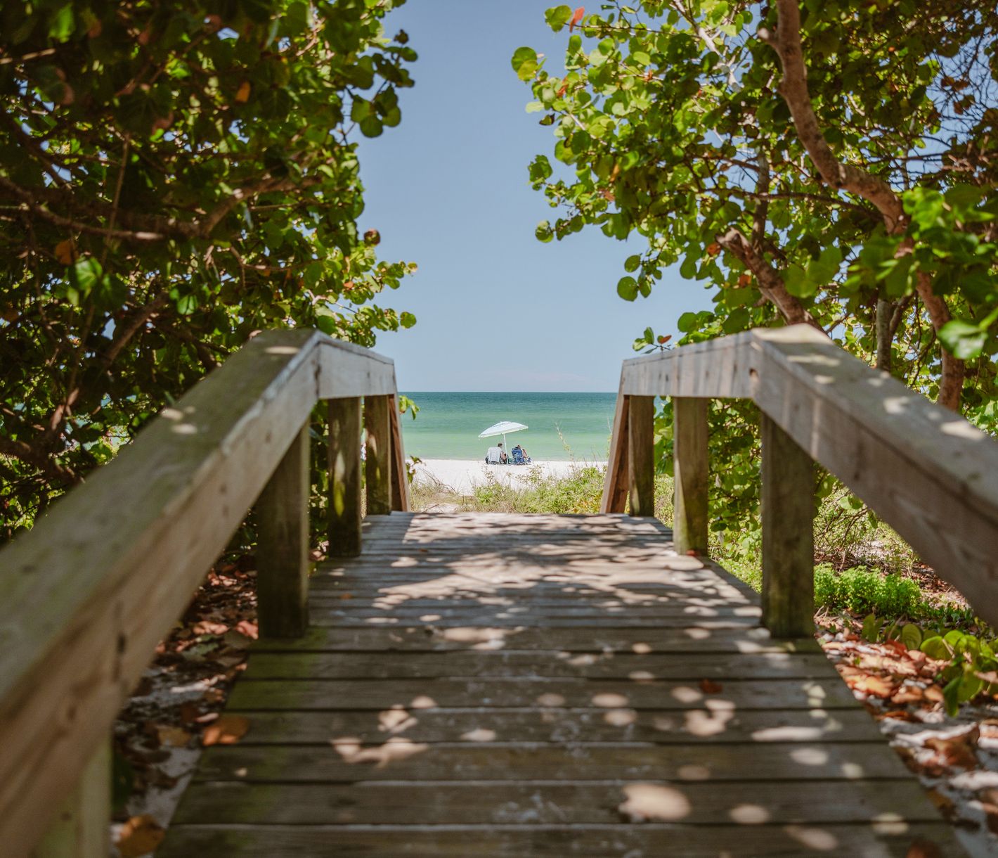 Der Strand von Naples ist bekannt für seinen feinen weissen Sand.