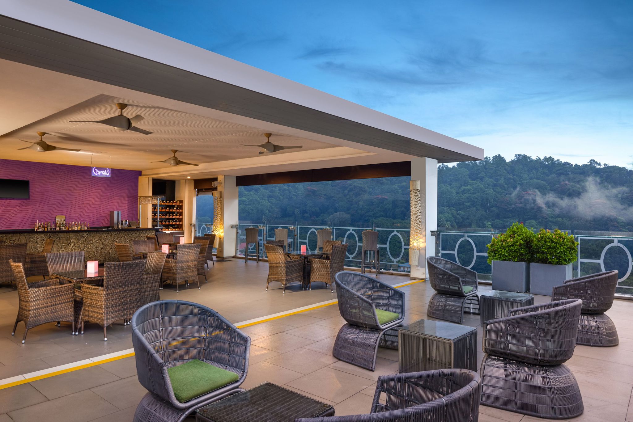 Bommu Rooftop-Bar