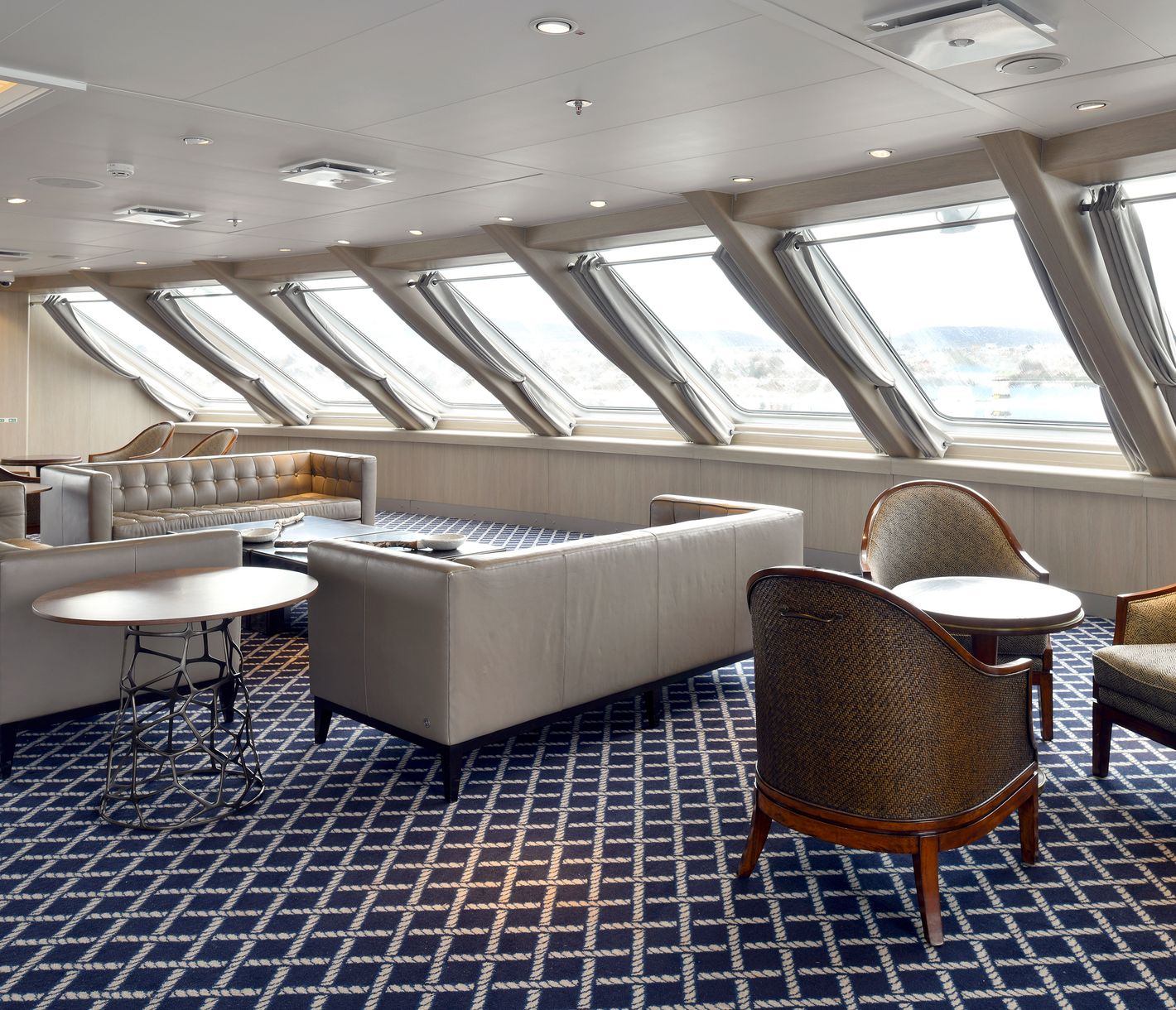 Es erwarten Sie lehrreiche Stunden an Bord der Australis-Schiffe mit Vorträgen über Flora, Fauna und Kultur der Region.