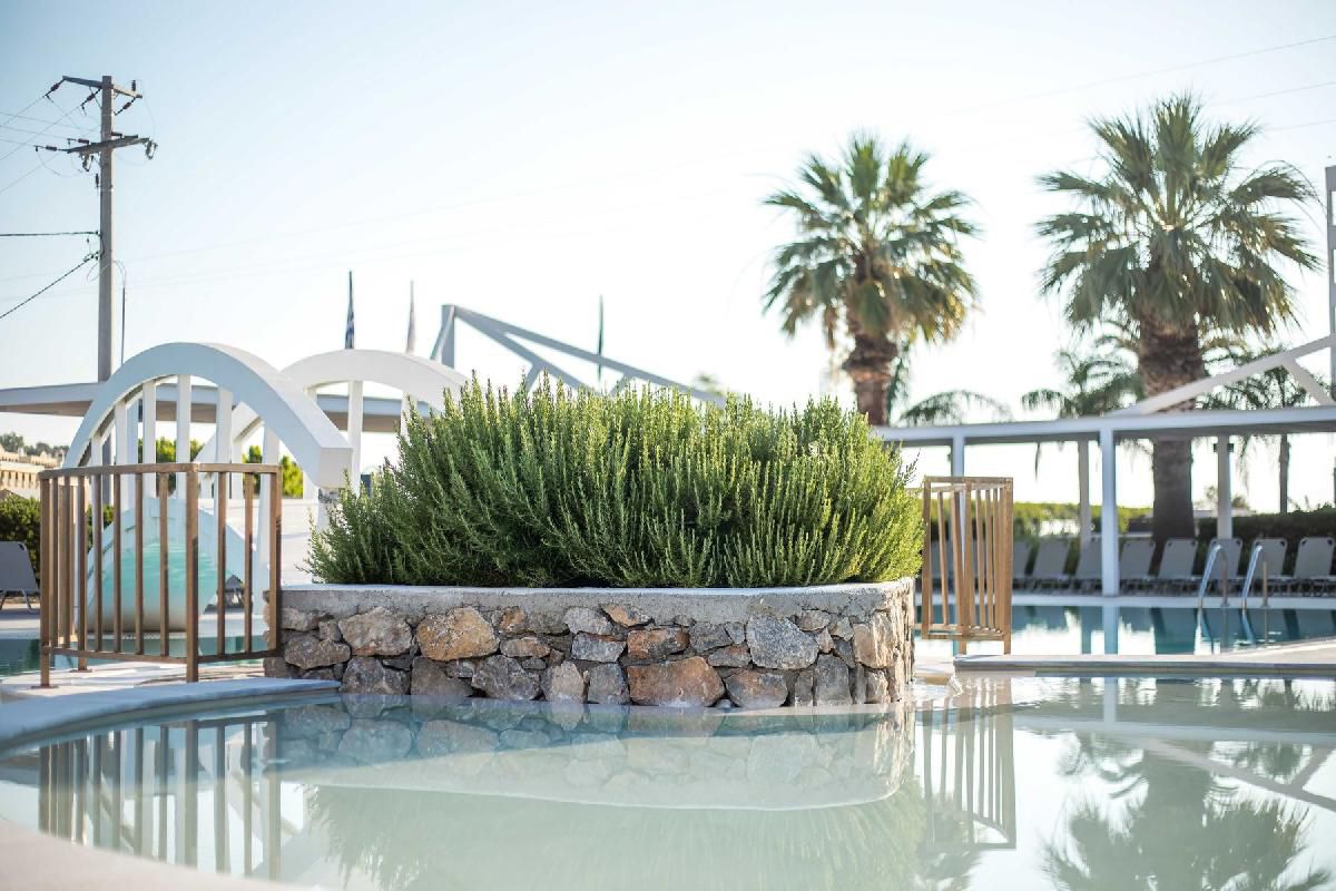 Lindos White Hotel & Suites