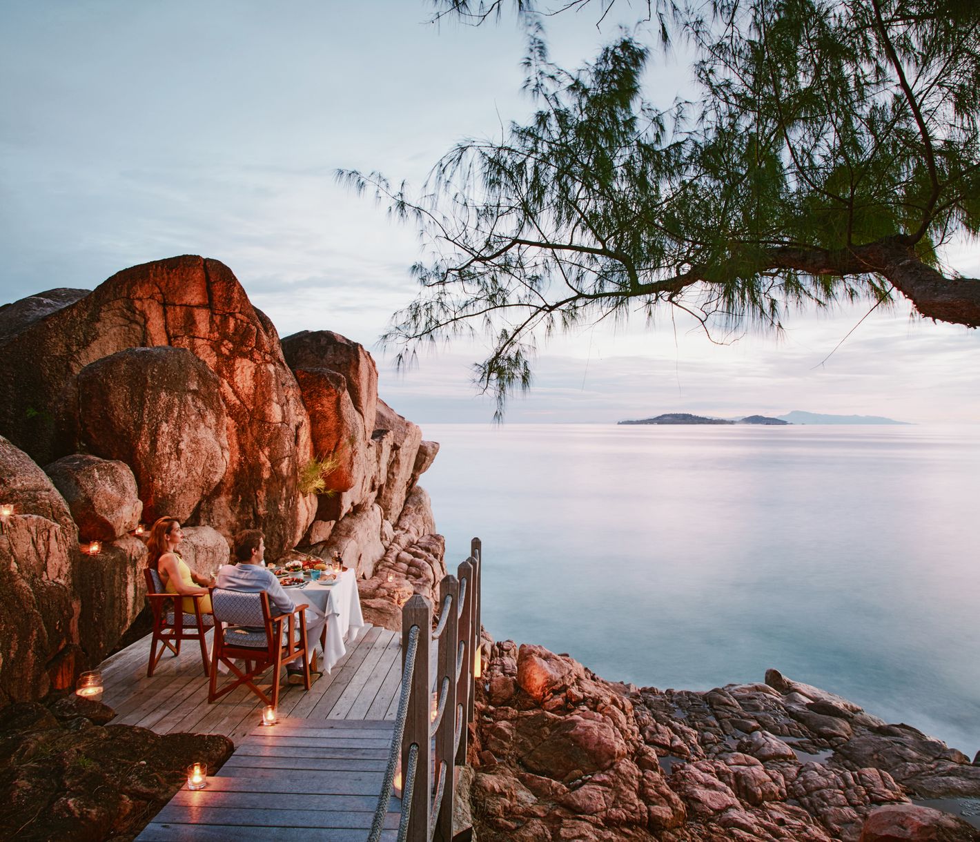 Romantisches Dinner in paradiesischer Kulisse im Constance Lemuria Seychellen