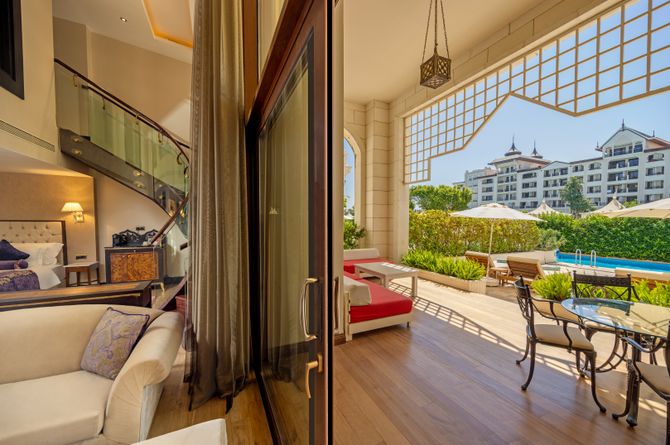 Suite Pool Duplex Swim-Up