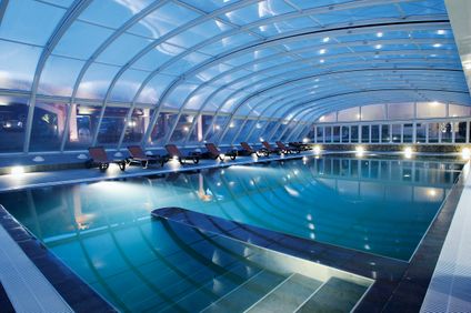 Hallenbad/Freiluftpool