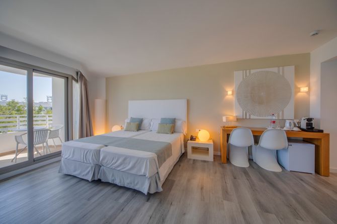 Junior Suite mit seitlicher Meersicht