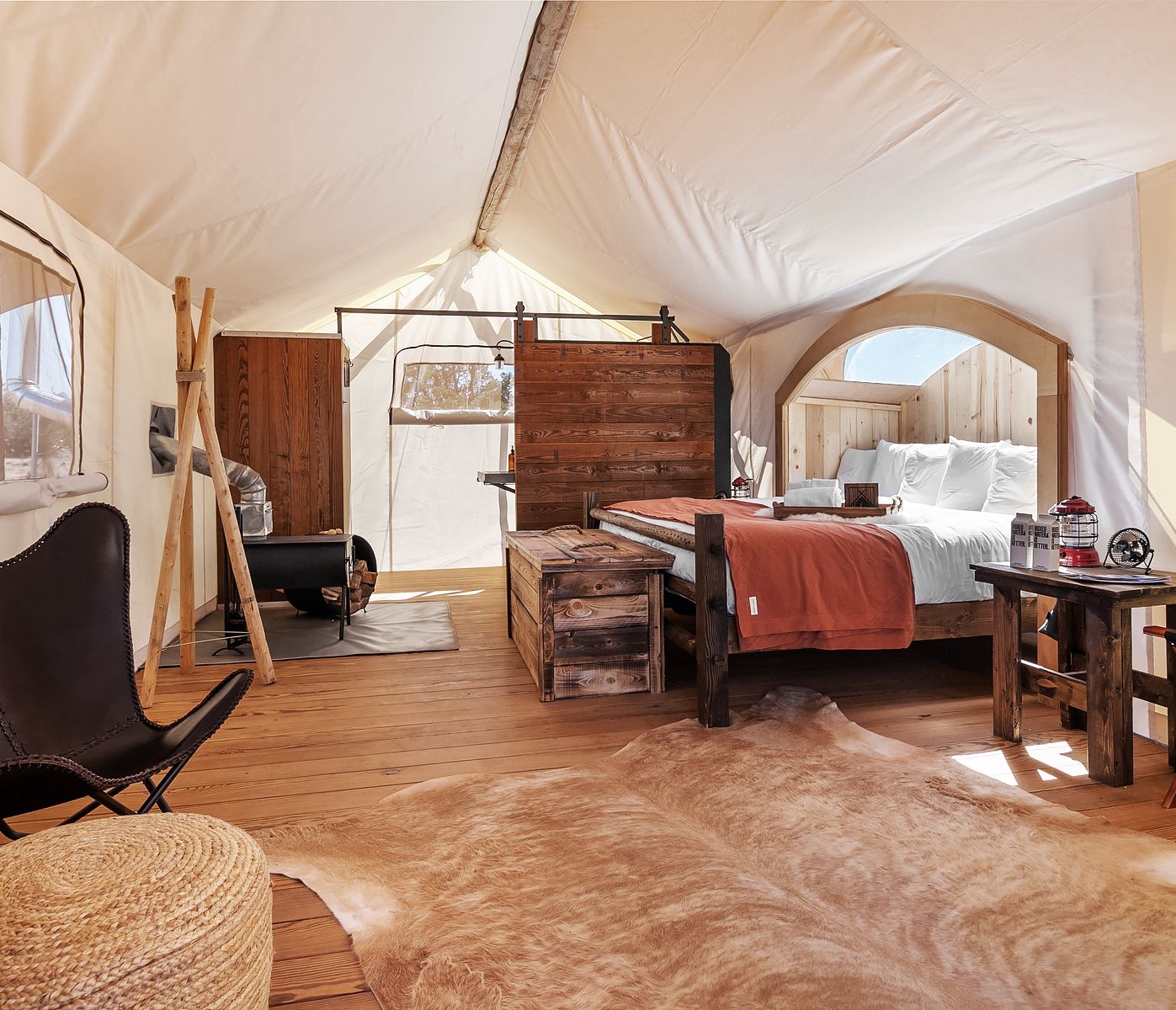 Poêle à bois dans une tente Deluxe.