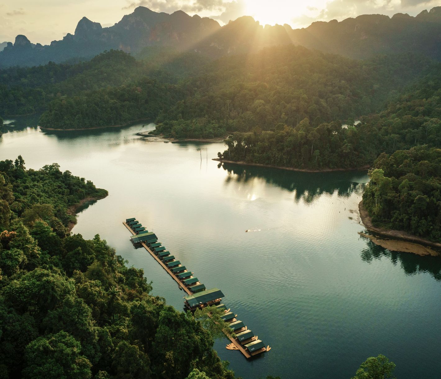 Sonnenuntergangsidylle beim Rainforest Camp