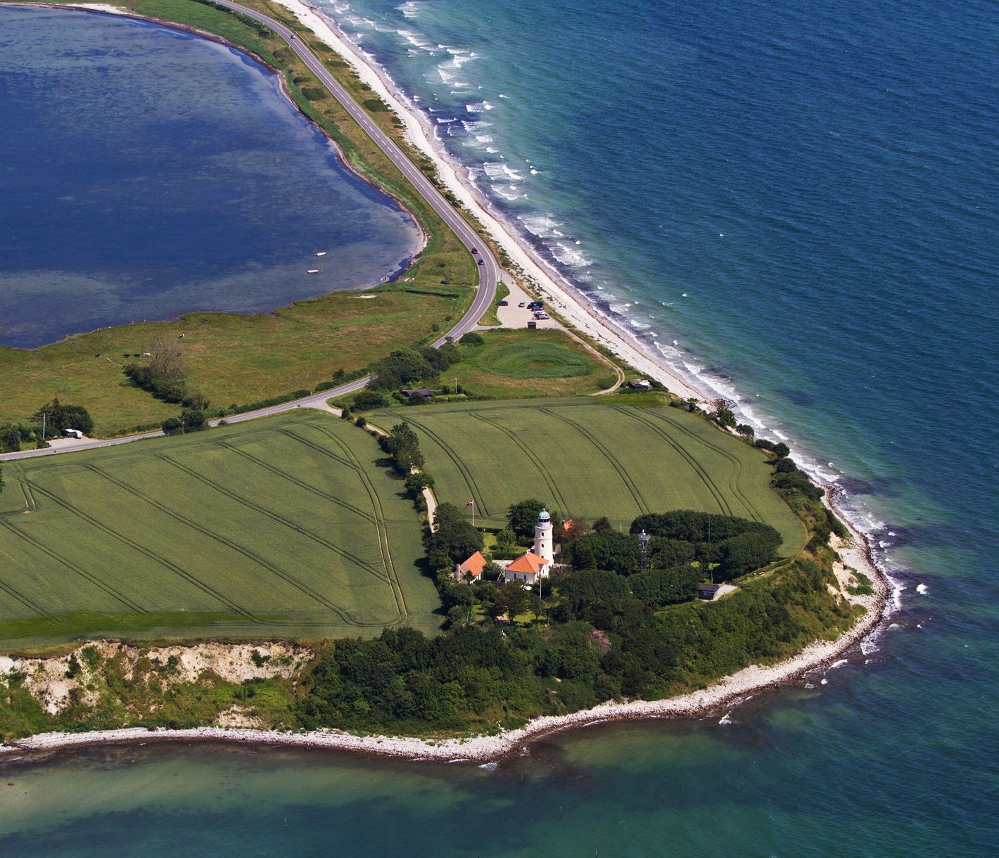 Le Phare de Kegnaes - sur l'île d'Alsen, dans la mer Baltique danoise, au sud du Jutland