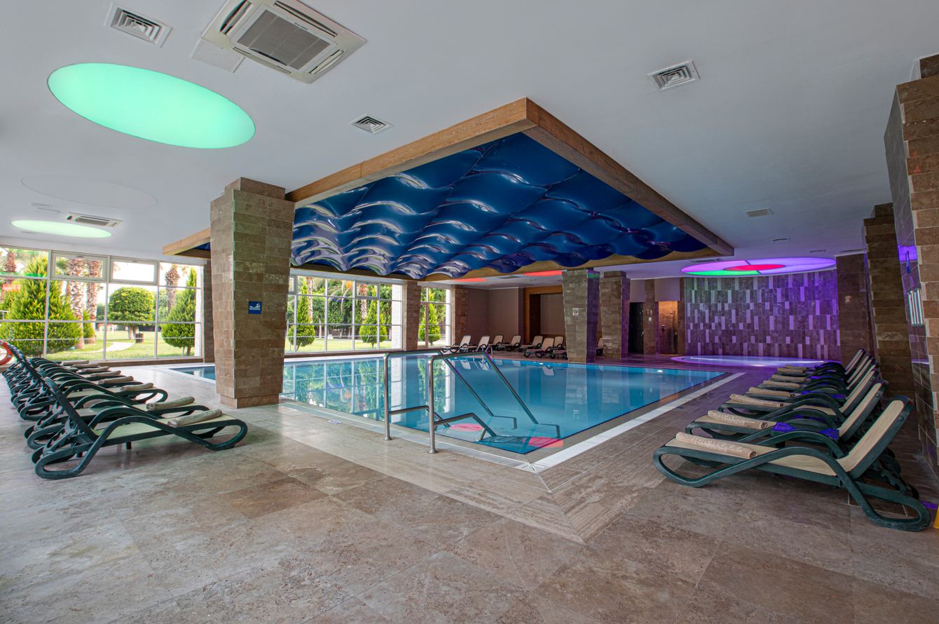 Piscine intérieure