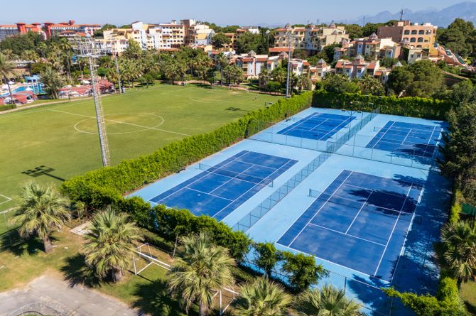 Tennis