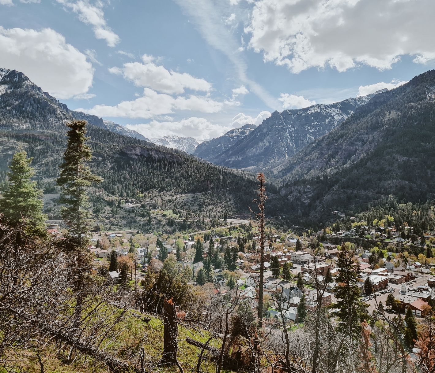 Auf dem Perimeter Trail geniesst man einen tollen Blick auf Ouray.