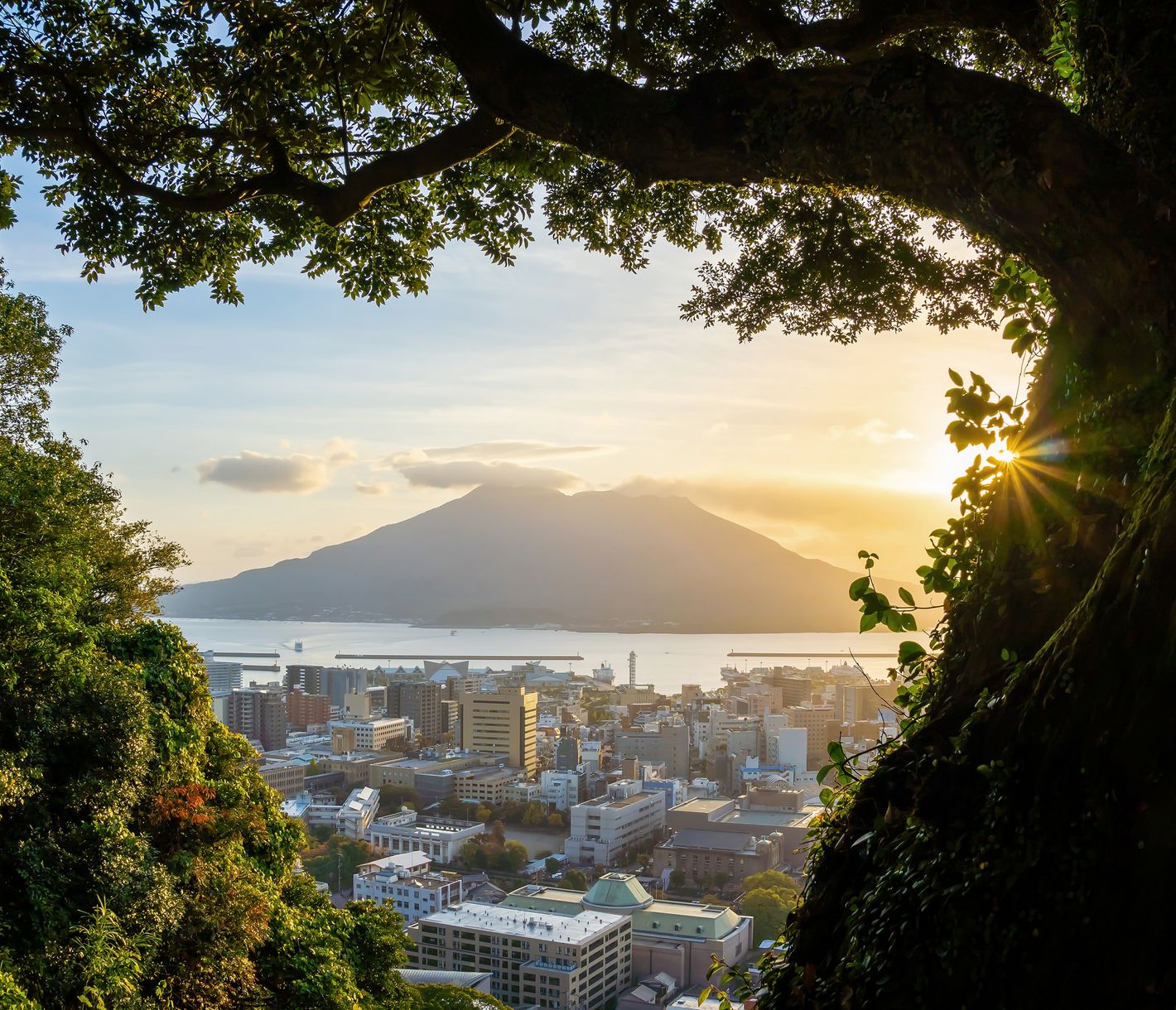 Der Vulkan auf der Kirschblüteninsel