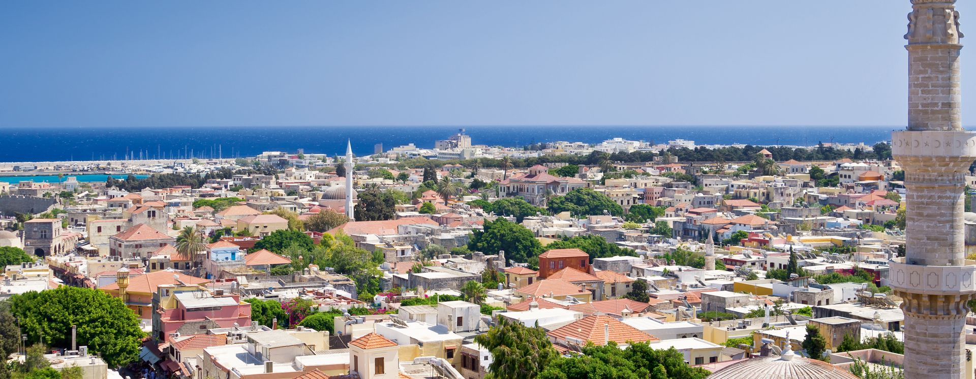 Blick auf die historische Altstadt von Rhodos-Stadt