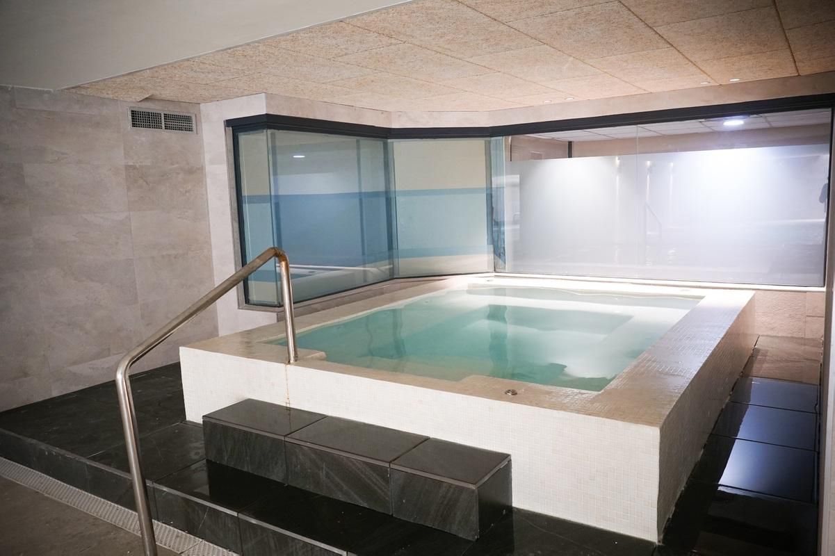 Piscine intérieure