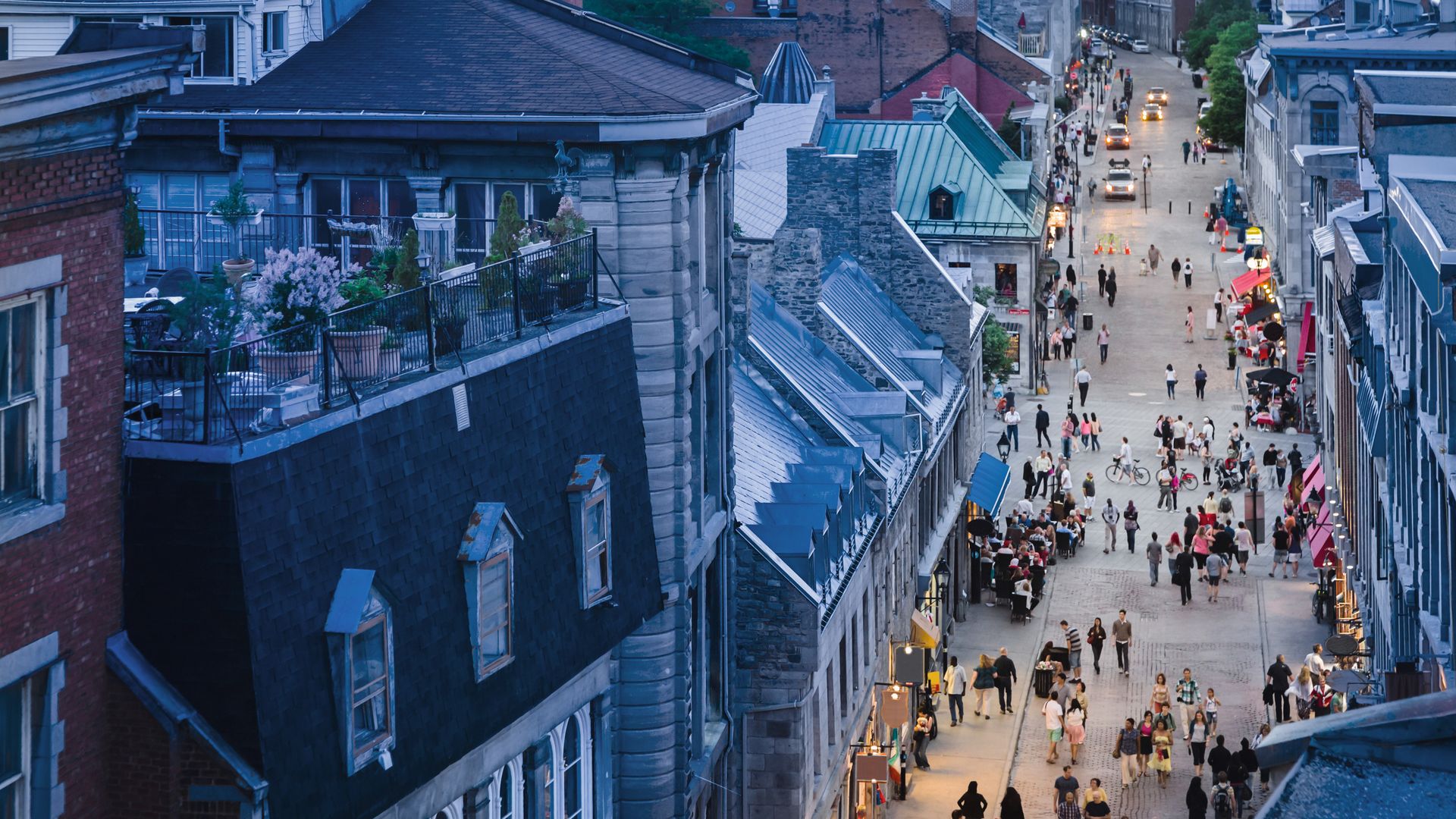Das abendliche Treiben auf der Rue St. Paul