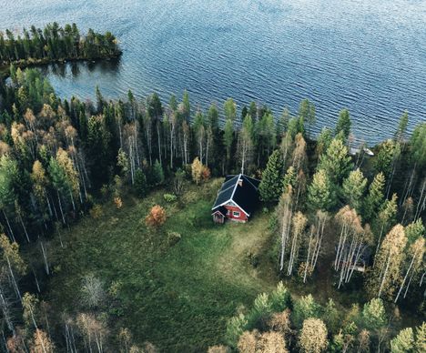 Ein Blockhaus am See