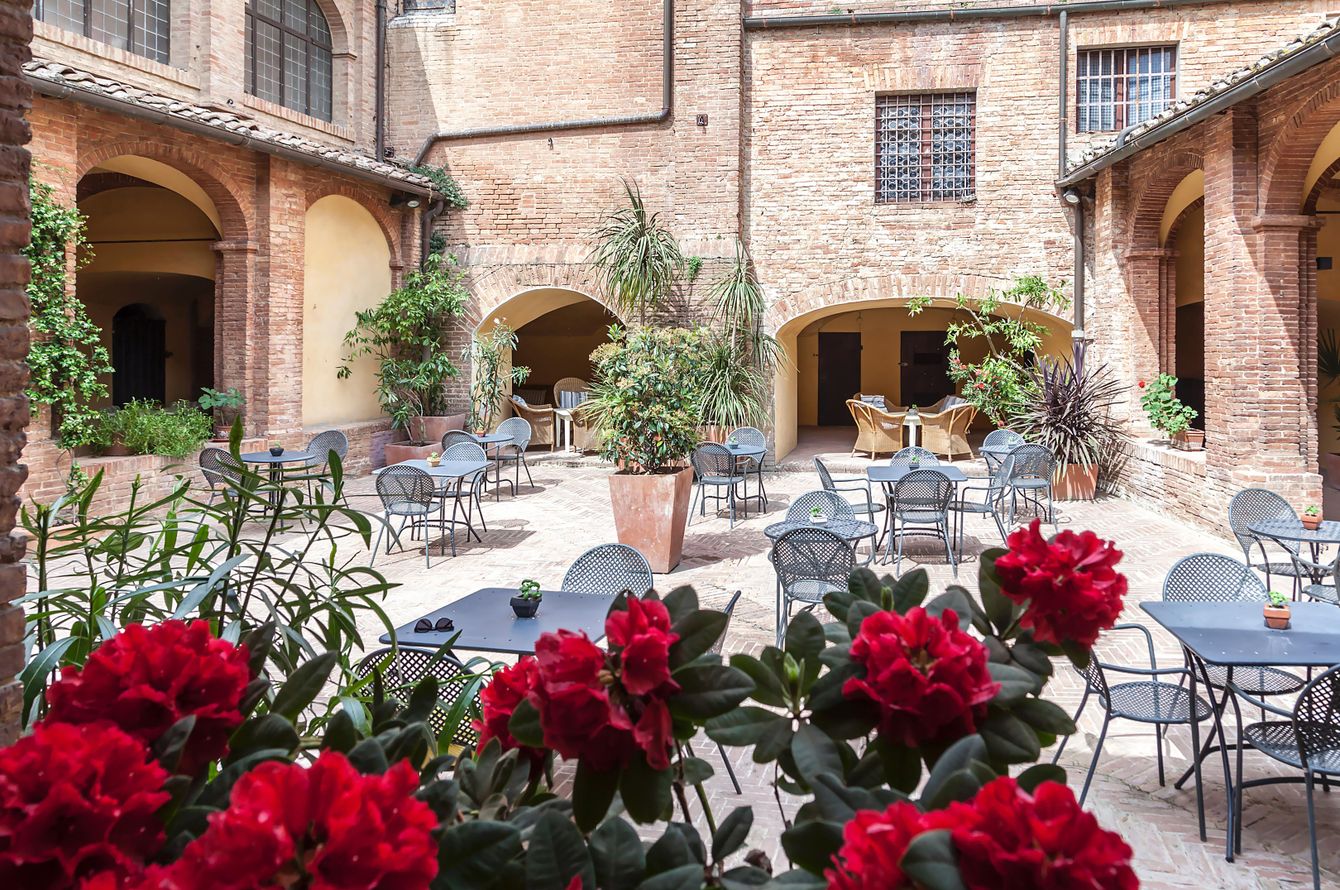 Il Chiostro del Carmine
