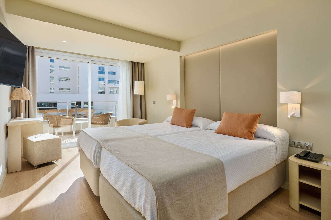 Chambre double vue piscine