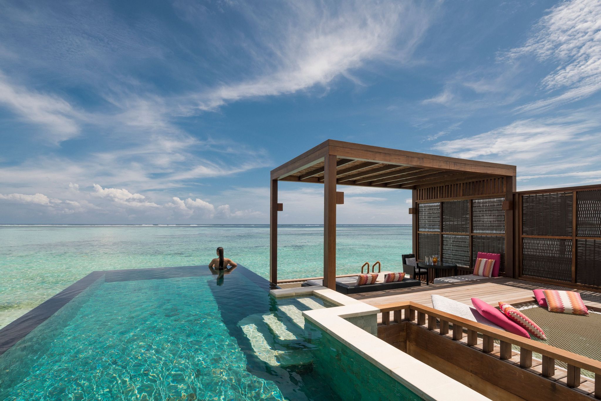 Water Villa mit Pool