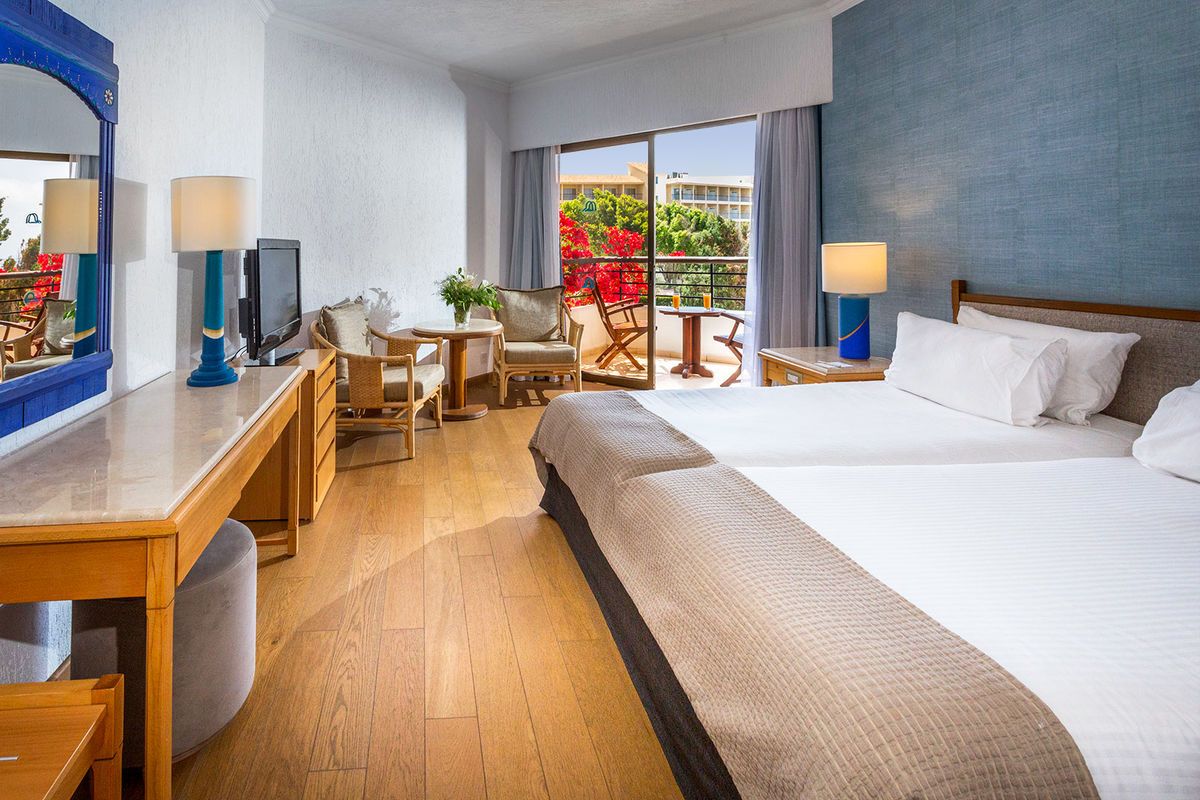 Chambre double vue mer latérale