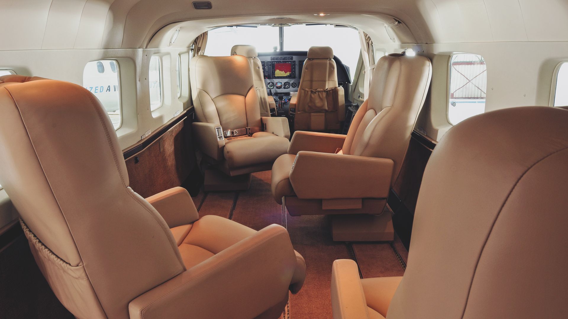 Auch im Safariflugzeug lässt es sich sehr komfortabel Reisen.