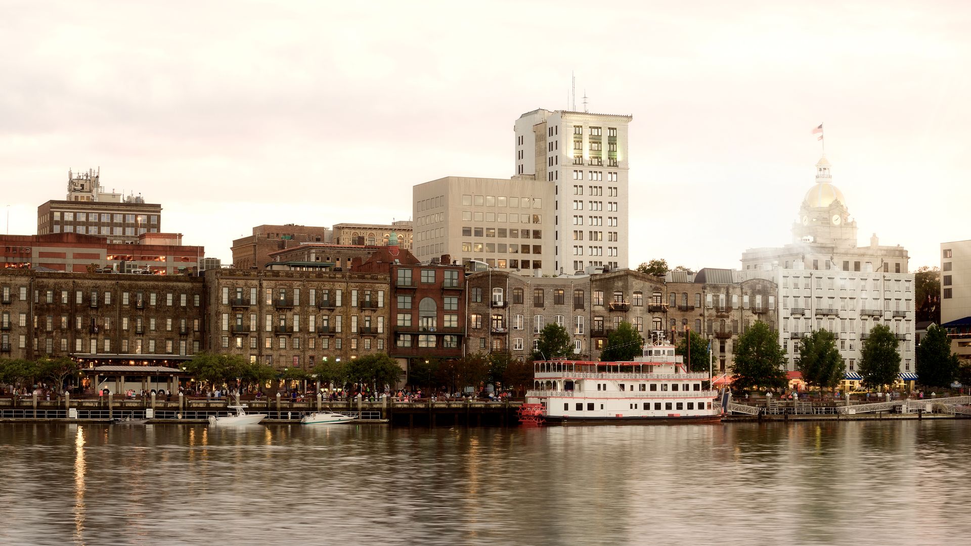 Savannah liegt direkt am Savannah River.