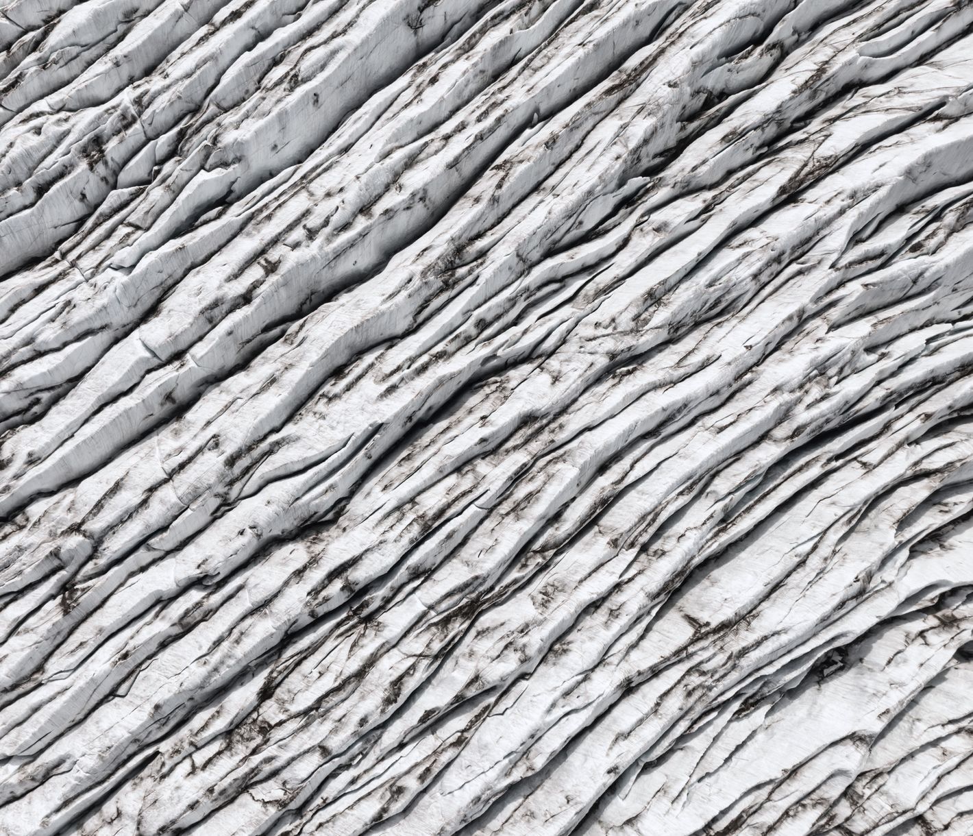 Unglaubliche Gletschermuster geformt von Wind und Wetter!