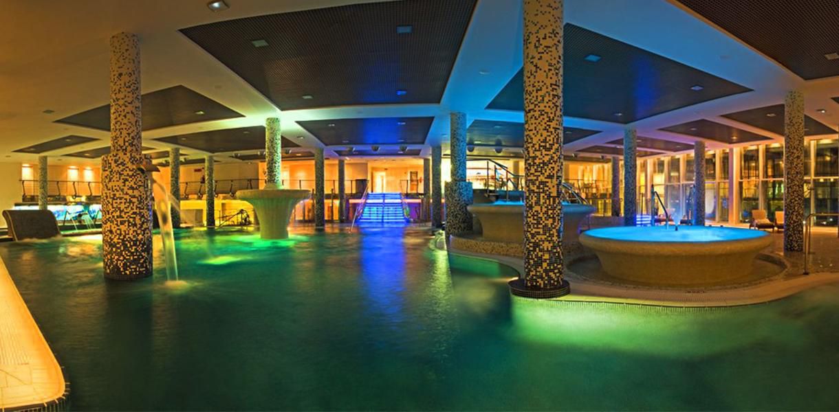 Piscine intérieure