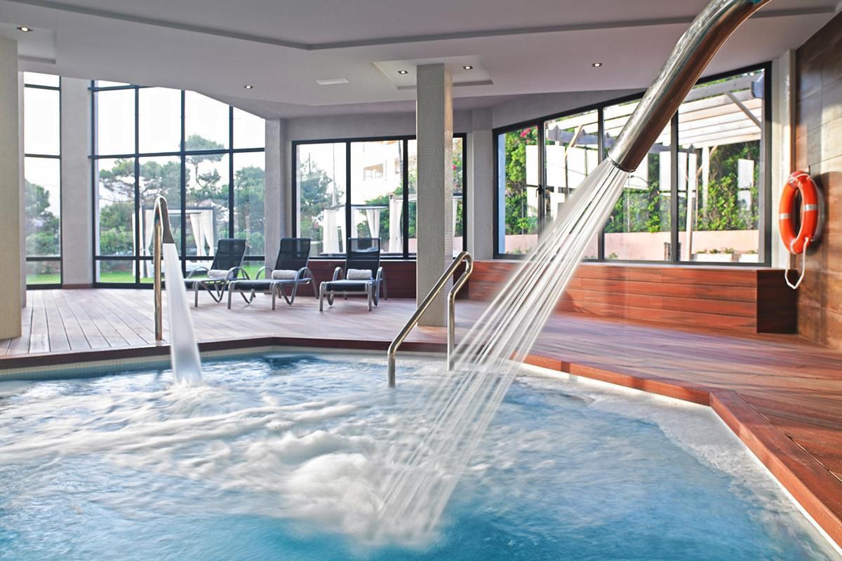 Piscine intérieur