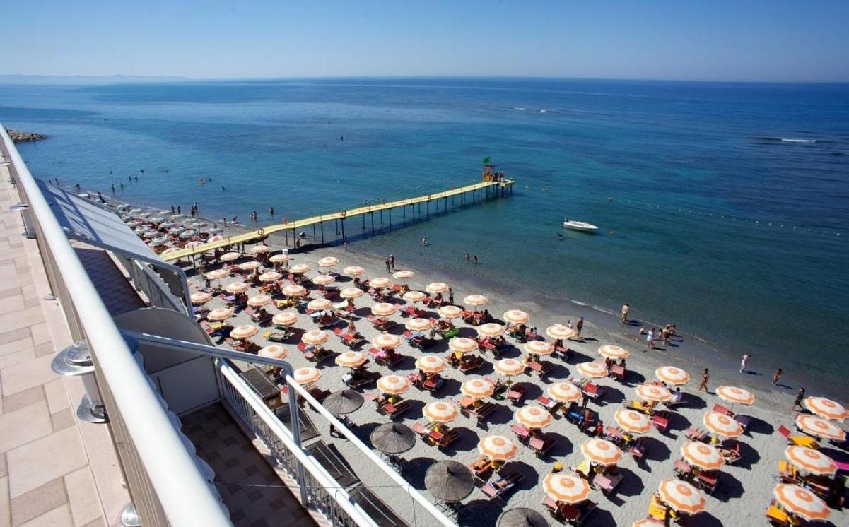 Strand