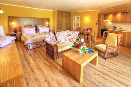 Studio mit seitlicher Meersicht