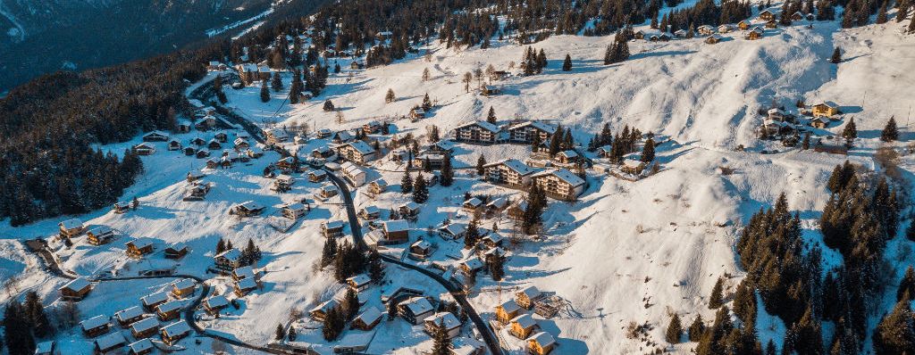 Village de montagne en hiver