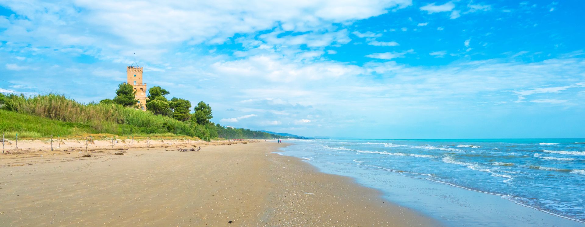 Plage de sable dans la province de Teramo