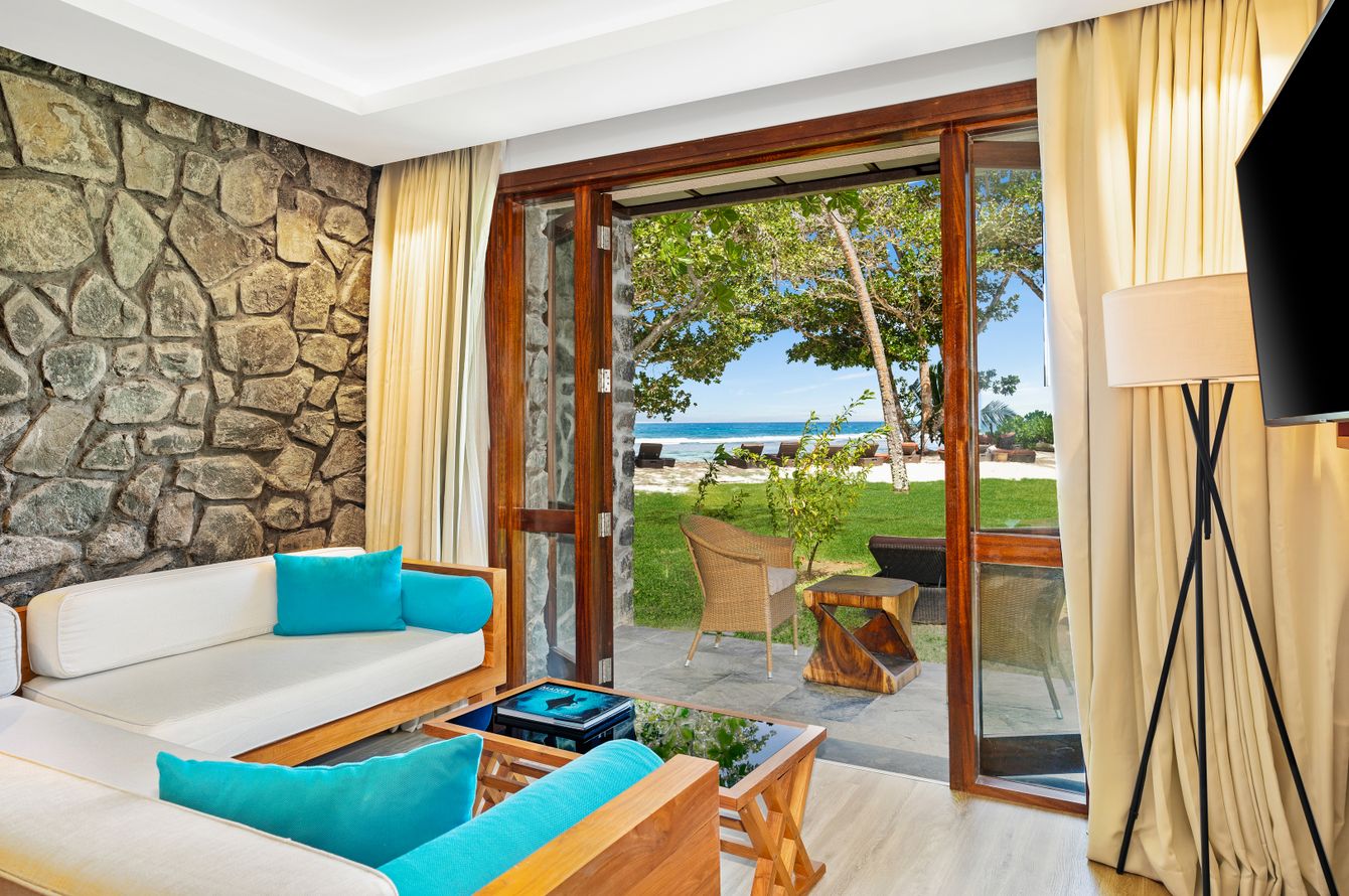Deluxe Ocean View Suite