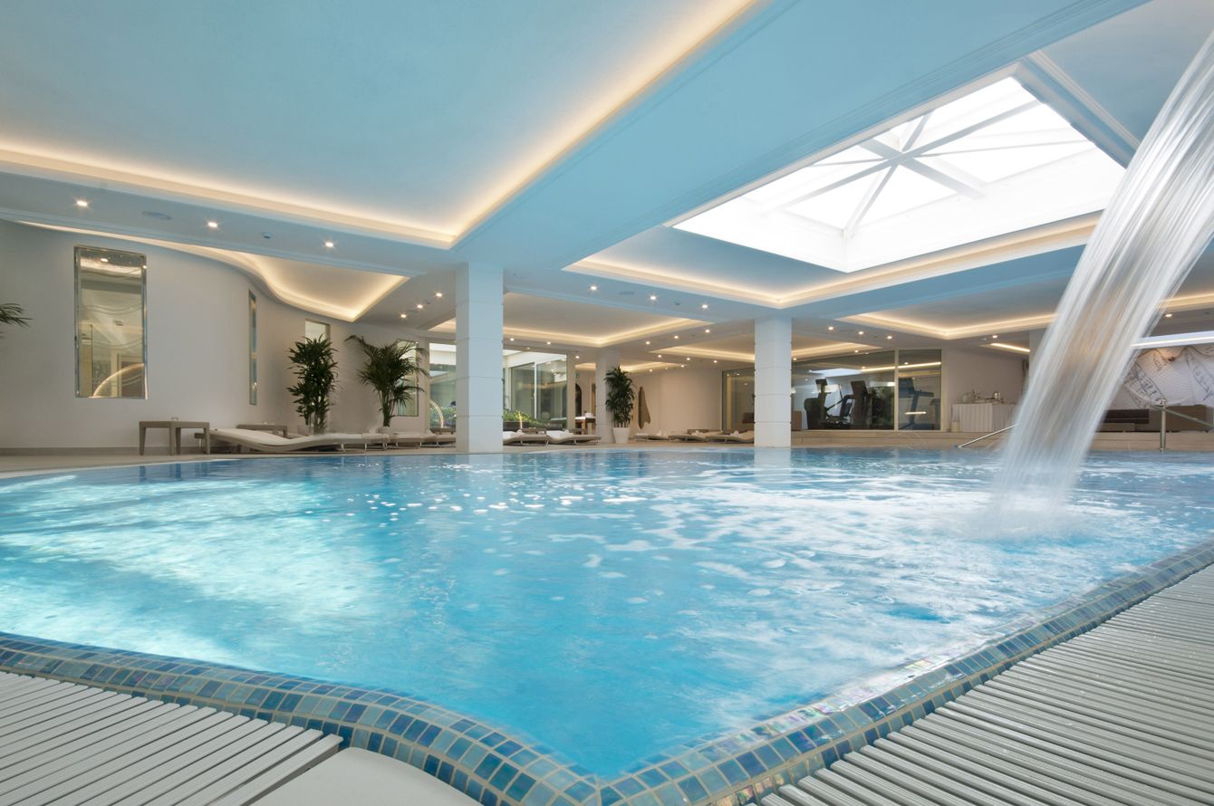 Piscine intérieure
