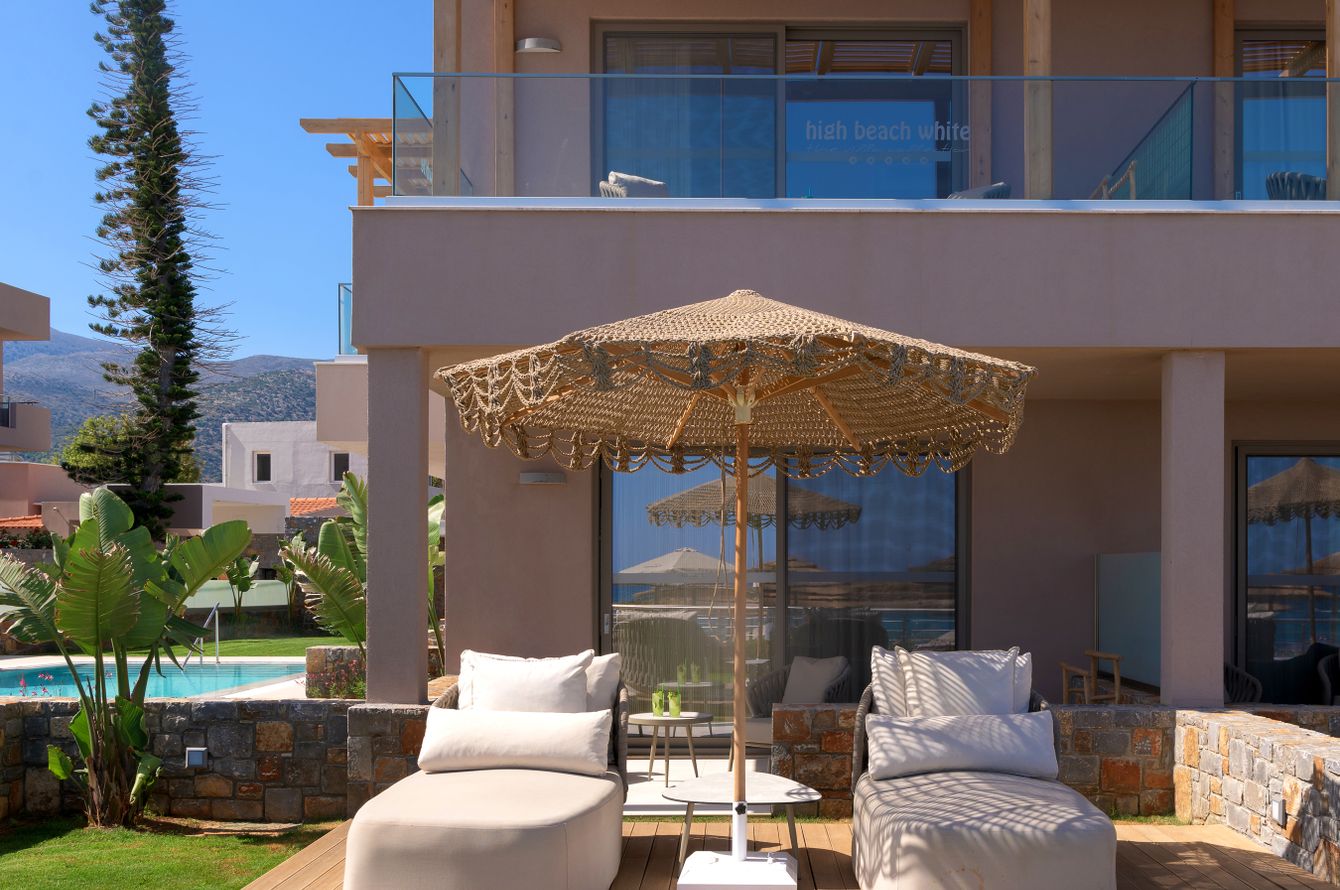 Suite White Pearl Beachfront