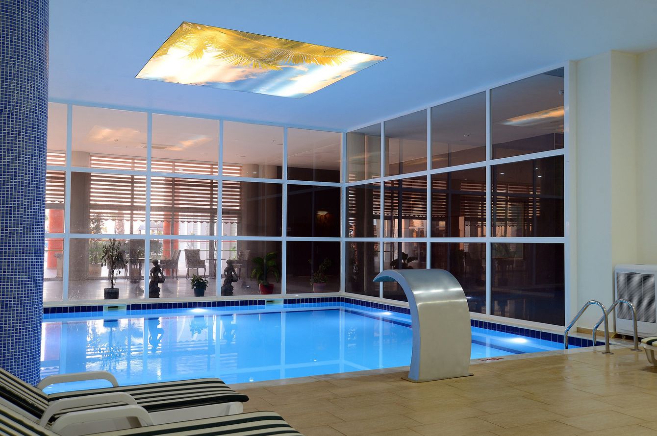 Piscine intérieure