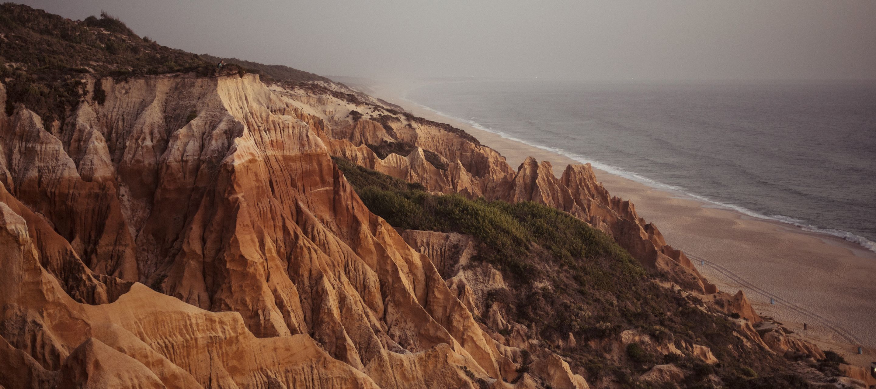 Stürmische Küste in der Nähe von Grândola