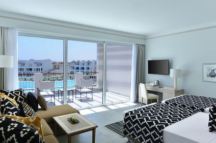 Doppelzimmer Deluxe mit Poolsicht