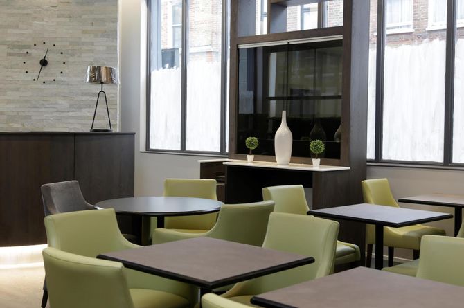 Salle de petit-déjeuner