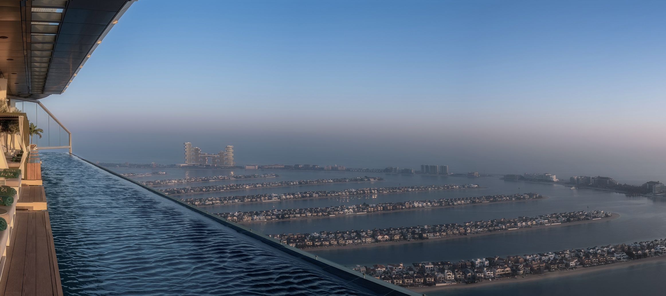 AURA Skypool – Schweben über Dubai